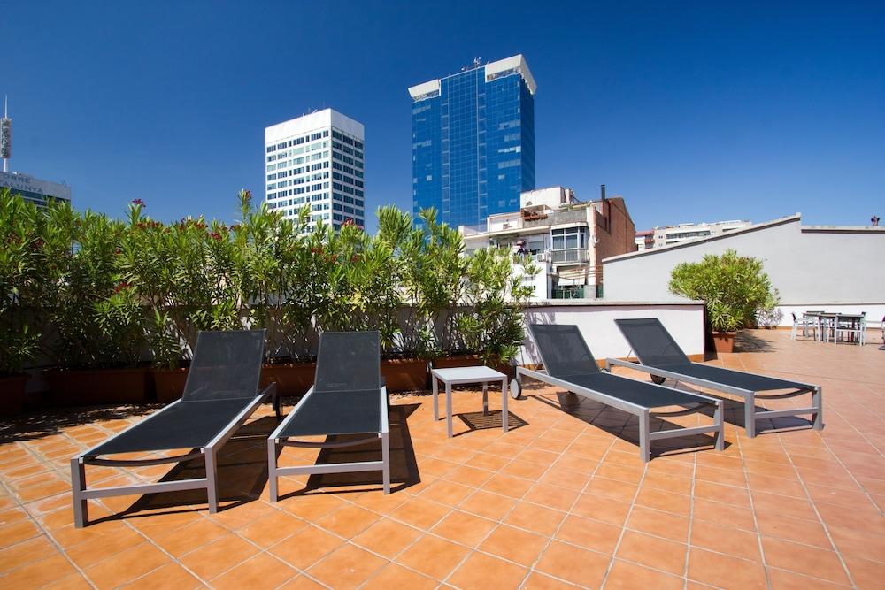 Limehome Barcelona Rector Triado Экстерьер фото